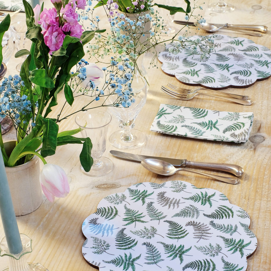 green botanical fern scallop placemat