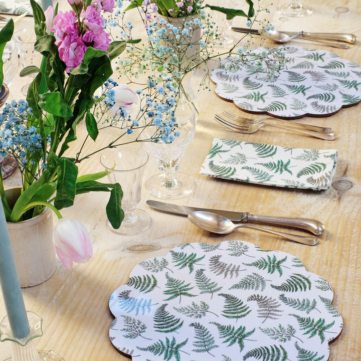 green botanical fern scallop placemat