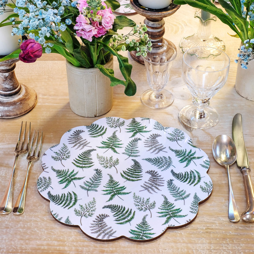 green botanical fern scallop placemat