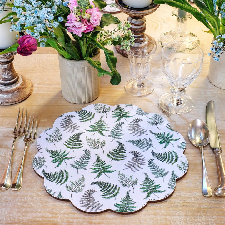 green botanical fern scallop placemat