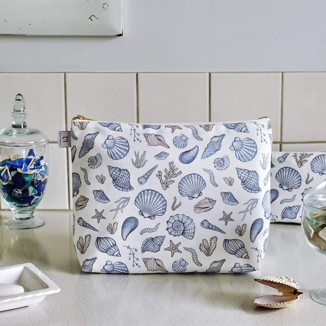 shell wash bag